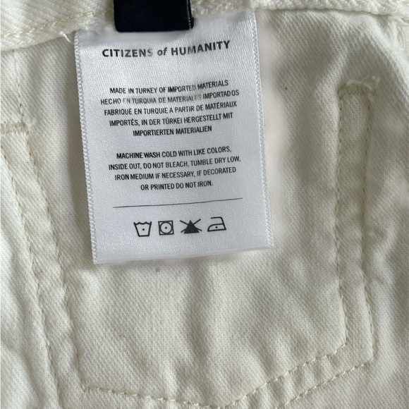 NWOT Citizens of humanity Camilla shorts. Size 30. - Picture 7 of 8
